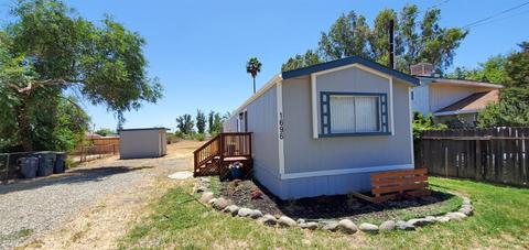 1696 10th Ave, Olivehurst, CA 95961 photo 1