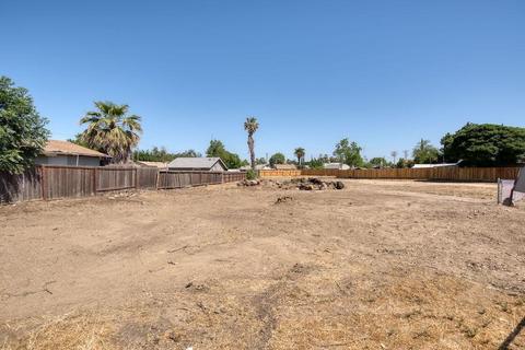 2131 Pine St, Ceres, CA 95307 photo 2