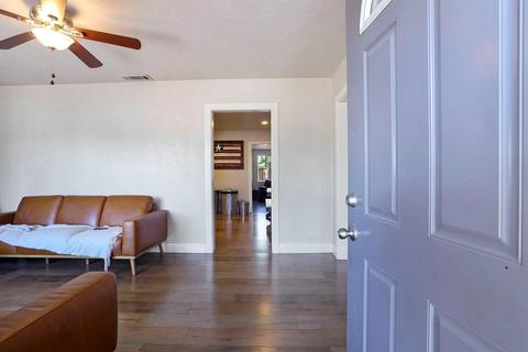 402 W Emerson Ave, Tracy, CA 95376 photo 7