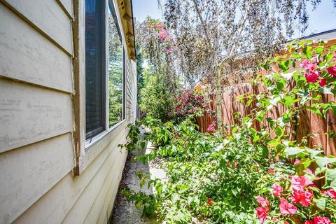 437 E Vine St, Lodi, CA 95240 photo 9