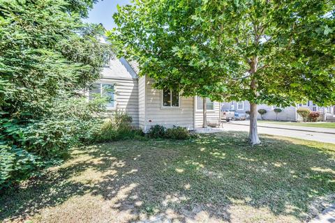 437 E Vine St, Lodi, CA 95240 photo 2