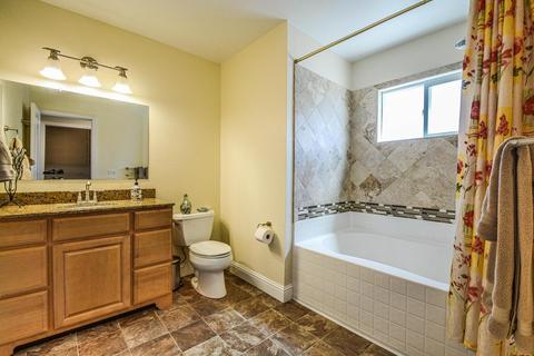 437 E Vine St, Lodi, CA 95240 photo 25