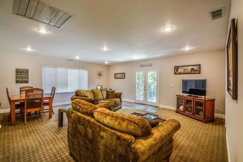 437 E Vine St, Lodi, CA 95240 photo 11