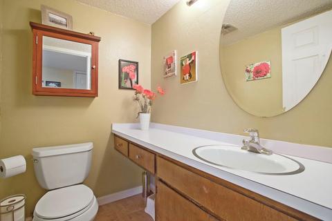 726 Peach St, Lodi, CA 95242 photo 26