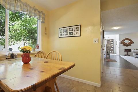726 Peach St, Lodi, CA 95242 photo 21