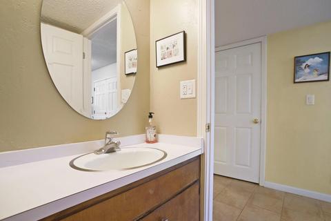 726 Peach St, Lodi, CA 95242 photo 27