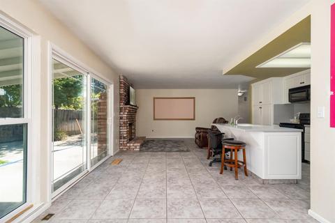 2500 De La Pena Dr, Modesto, CA 95356 photo 8