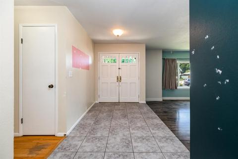 2500 De La Pena Dr, Modesto, CA 95356 photo 5