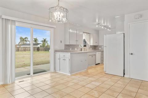 13703 E Victor Rd, Lodi, CA 95240 photo 2