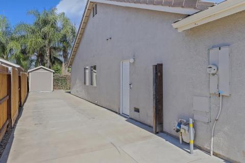 769 Ruess Rd, Ripon, CA 95366 photo 4