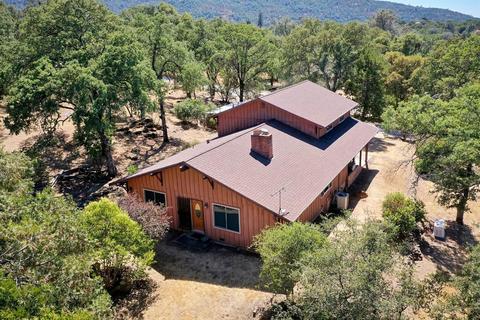 401 Oak Pl, San Andreas, CA 95249 photo 3