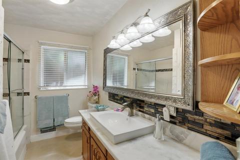 330 E Beverly Pl, Tracy, CA 95376 photo 21