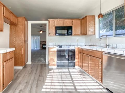 824 Van Norstrand Ct, Modesto, CA 95351 photo 12