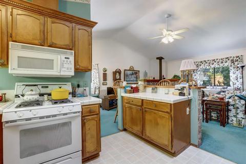842 Doris Dr, Grass Valley, CA 95945 photo 8