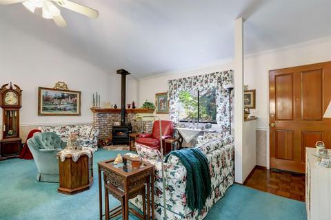 842 Doris Dr, Grass Valley, CA 95945 photo 2