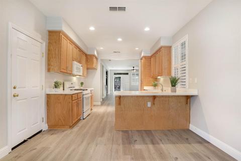 2210 Gibralter Ln, Tracy, CA 95377 photo 8
