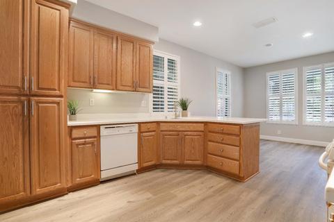 2210 Gibralter Ln, Tracy, CA 95377 photo 9