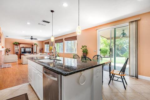 995 Patrick Cir, Folsom, CA 95630 photo 4