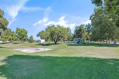 706 Emerald Pl, Manteca, CA 95336 photo 11