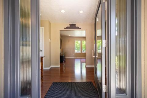 933 Dyer Ln, Modesto, CA 95350 photo 4