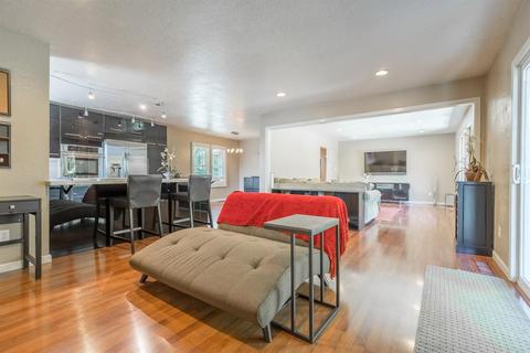 933 Dyer Ln, Modesto, CA 95350 photo 9