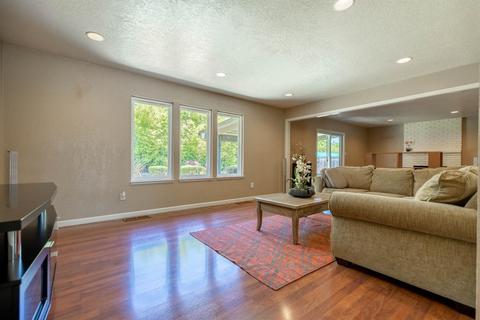933 Dyer Ln, Modesto, CA 95350 photo 6