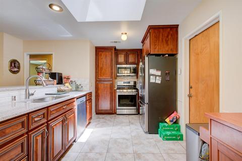 1705 Springwood Dr, Modesto, CA 95350 photo 13