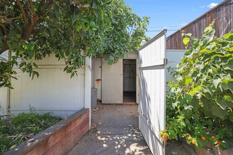 1817 Devonshire Ave, Modesto, CA 95355 photo 24