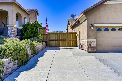 687 Lefevre Dr, Folsom, CA 95630 photo 2