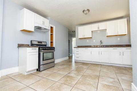 1114 Hilltop Ln, Modesto, CA 95358 photo 17