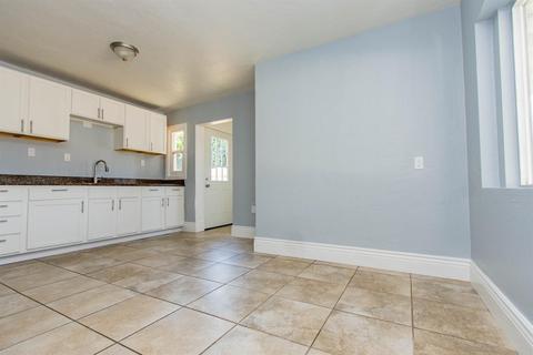 1114 Hilltop Ln, Modesto, CA 95358 photo 16