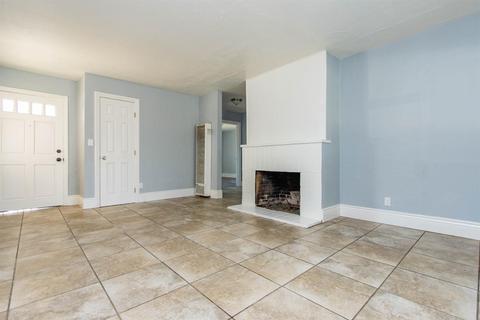 1114 Hilltop Ln, Modesto, CA 95358 photo 10