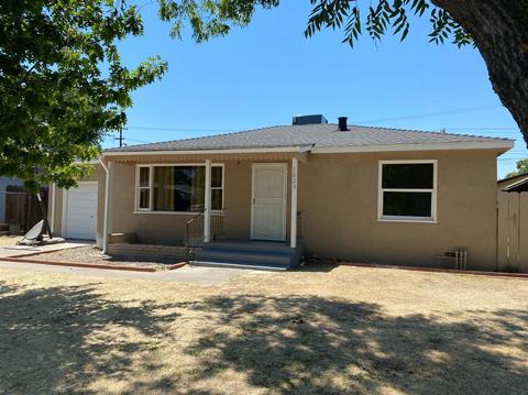 1623 Honeysuckle Dr, Modesto, CA 95350 photo 2