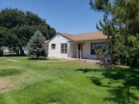 427 E Harney Ln, Lodi, CA 95242 photo 2