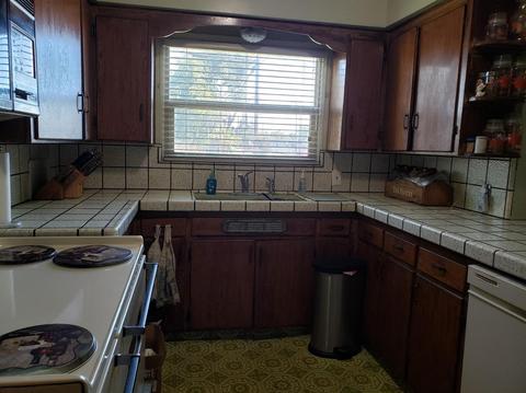 427 E Harney Ln, Lodi, CA 95242 photo 6