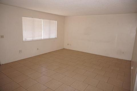 5025 Estates Dr, Modesto, CA 95357 photo 2