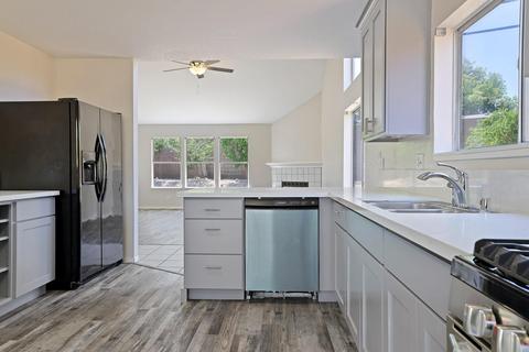 1524 Feather River Ct, Modesto, CA 95351 photo 9