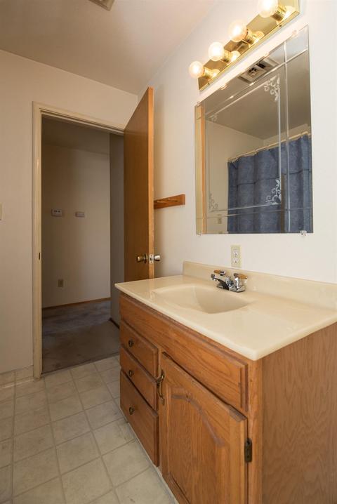 652 E North St, Manteca, CA 95336 photo 27