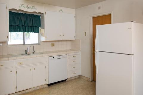 652 E North St, Manteca, CA 95336 photo 12