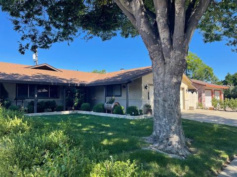 1425 Kingfield Dr, Modesto, CA 95350 photo 1