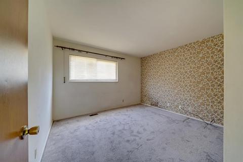 1240 Padre Dr, Salinas, CA 93901 photo 9