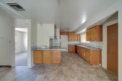 1240 Padre Dr, Salinas, CA 93901 photo 15
