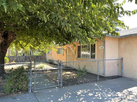 2430 E Vine St, Stockton, CA 95205 photo 3