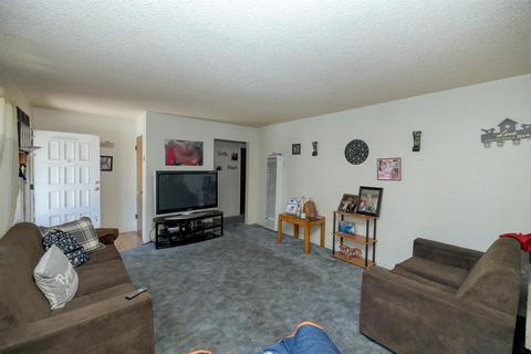 124 E 20th St, Tracy, CA 95376 photo 8