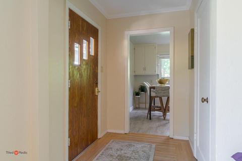 774 8th Ave, Sacramento, CA 95818 photo 3