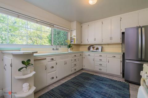 774 8th Ave, Sacramento, CA 95818 photo 8