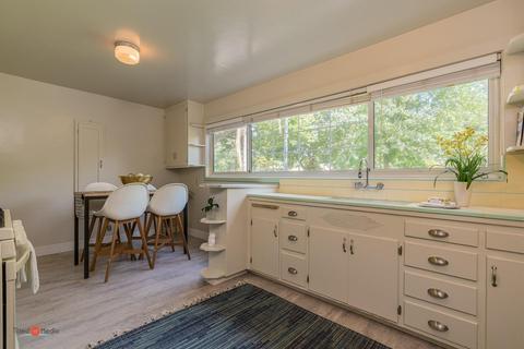 774 8th Ave, Sacramento, CA 95818 photo 11