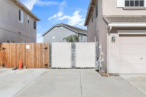 1151 Junction Dr, Manteca, CA 95337 photo 2