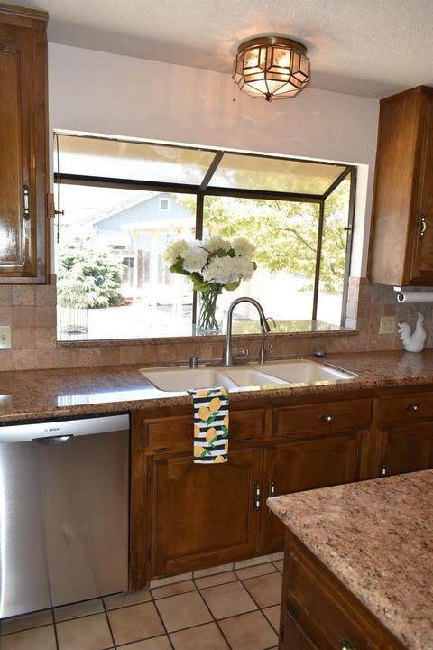 2425 Walter Dr, Modesto, CA 95351 photo 9