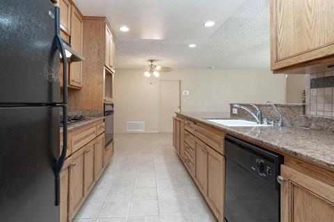 866 Cypress St, Manteca, CA 95336 photo 4